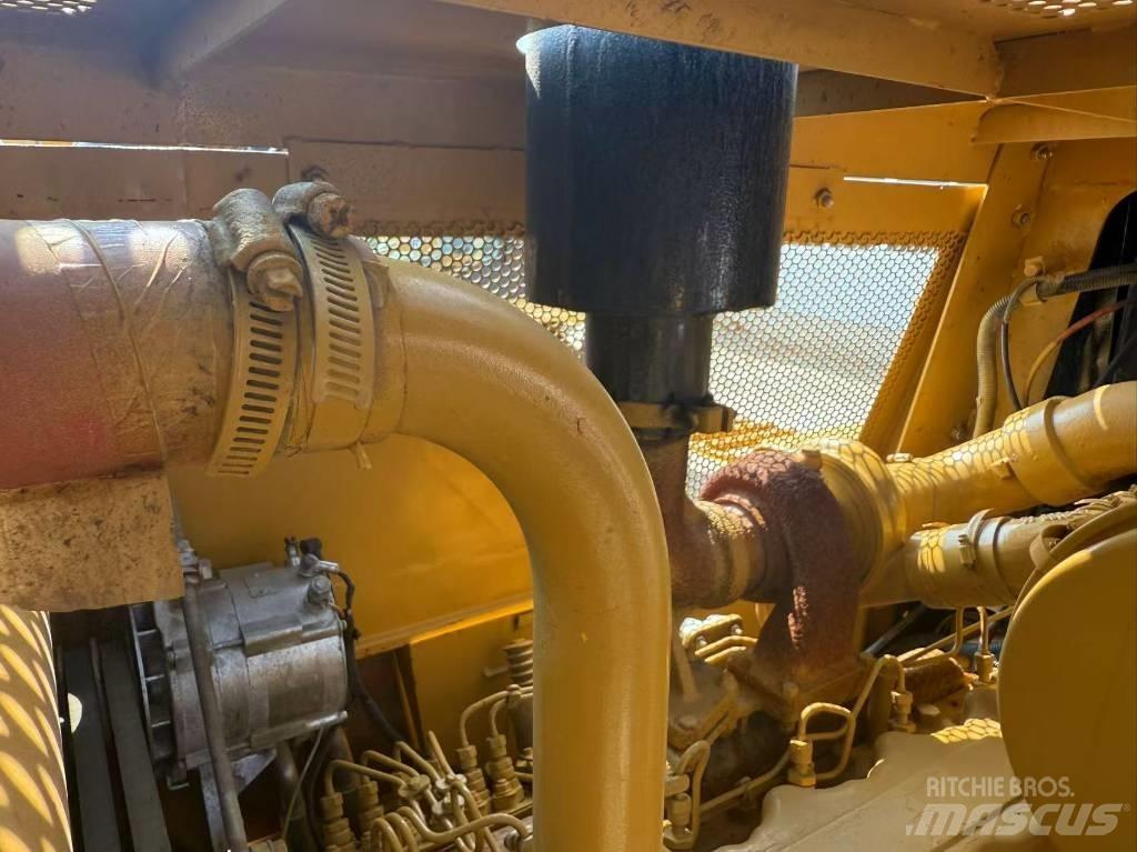 CAT D 6 G Pásové dozery