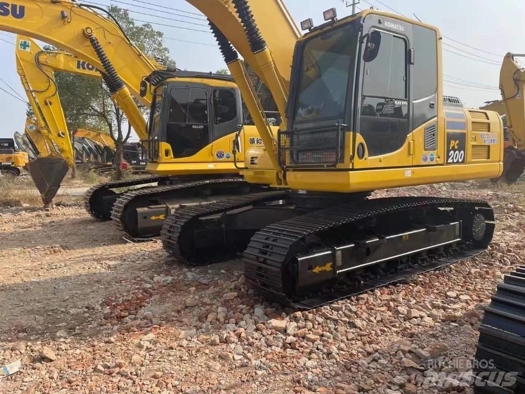 Komatsu PC200 Pásová rýpadla