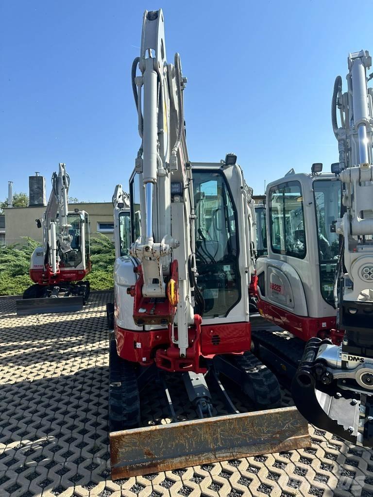 Takeuchi TB325R V1 Mini rýpadla < 7t