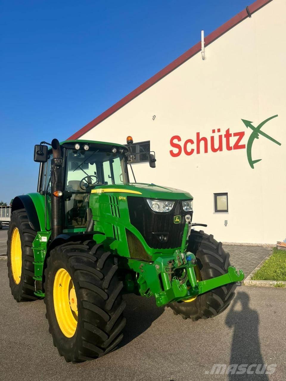 John Deere 6170M Traktory