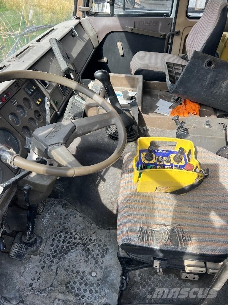 Iveco 330-36 H Nákladní auta s čerpadly betonu