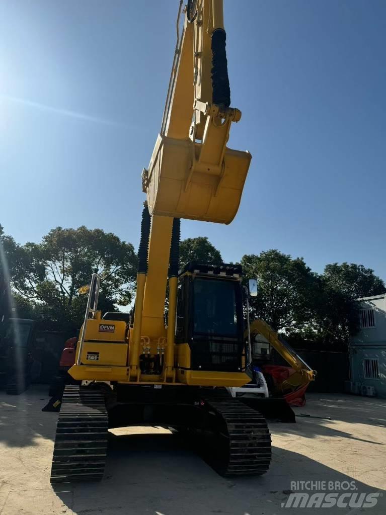 Komatsu PC 200-8 Pásová rýpadla