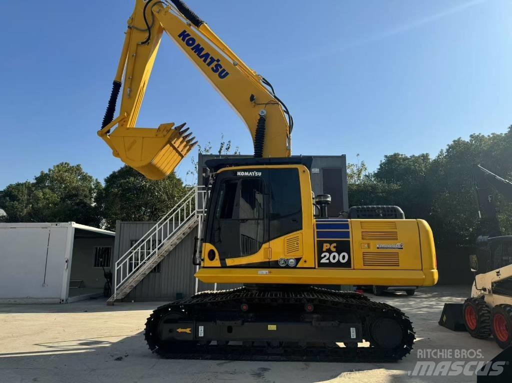 Komatsu PC 200-8 Pásová rýpadla