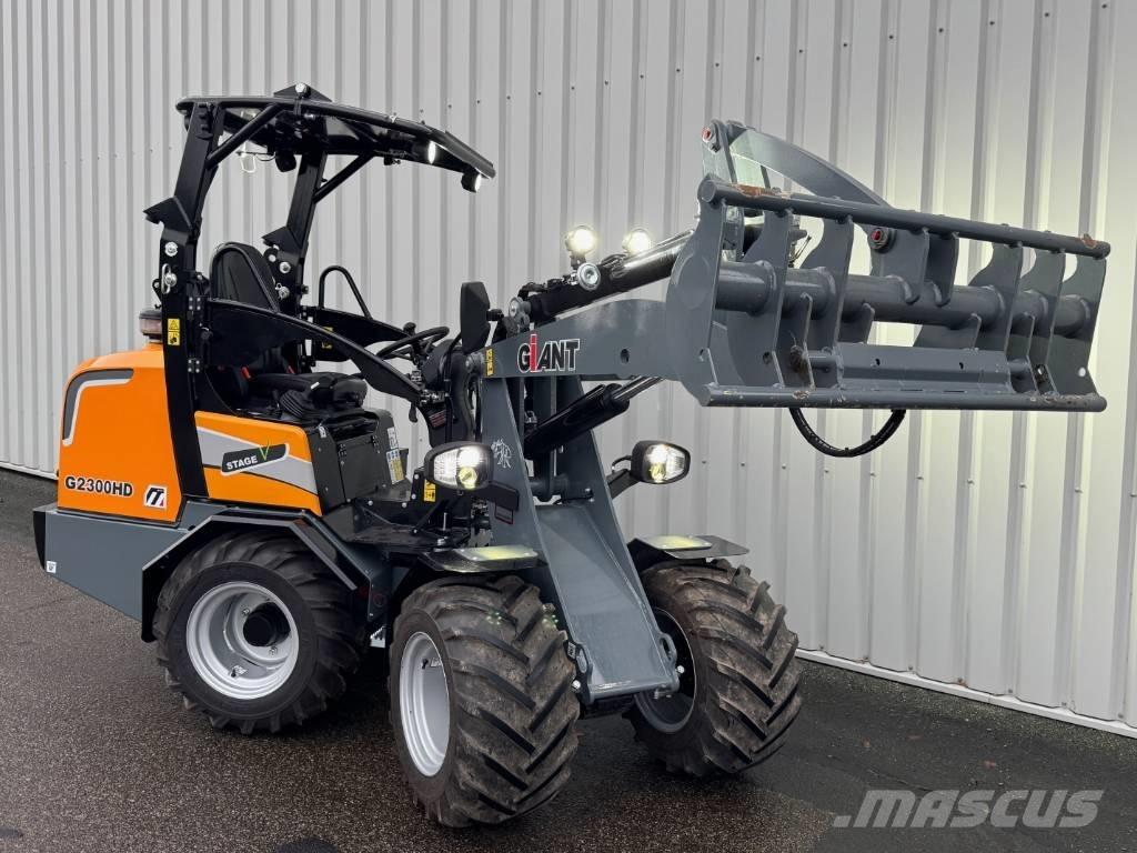 GiANT G 2300 HD Kolové nakladače
