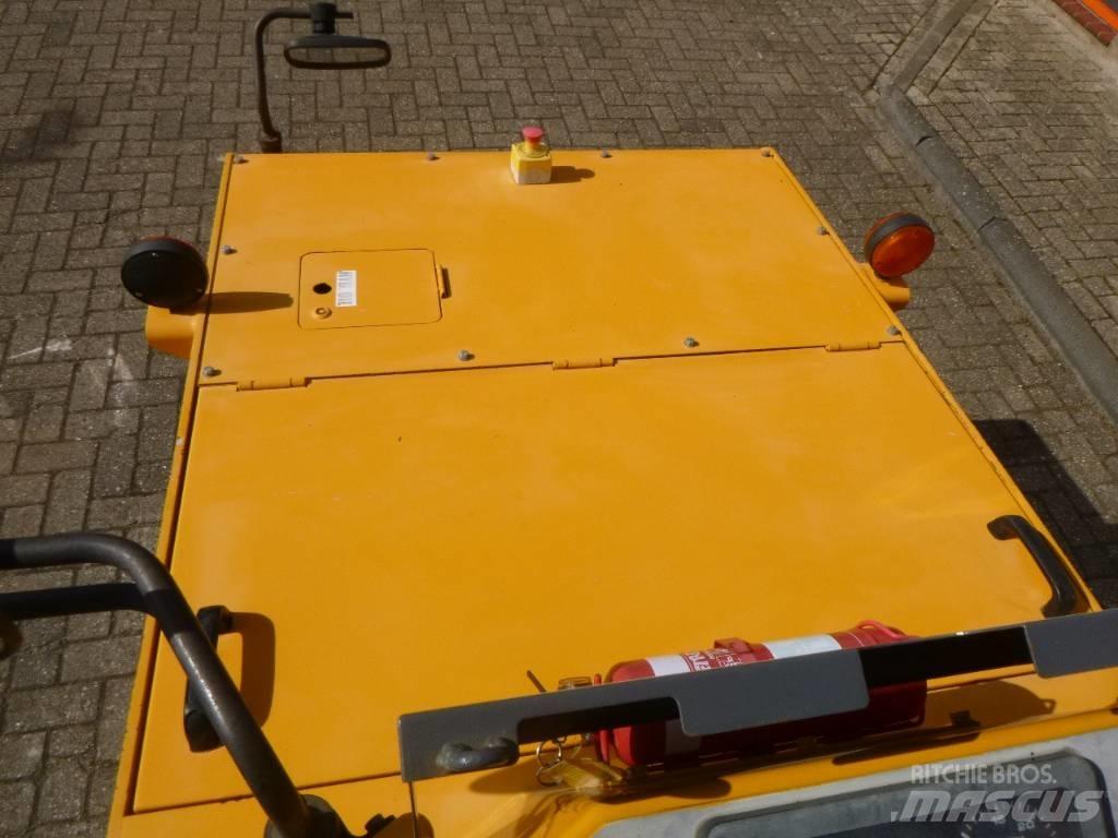Sakai TS160-2 Pneumatikové válce