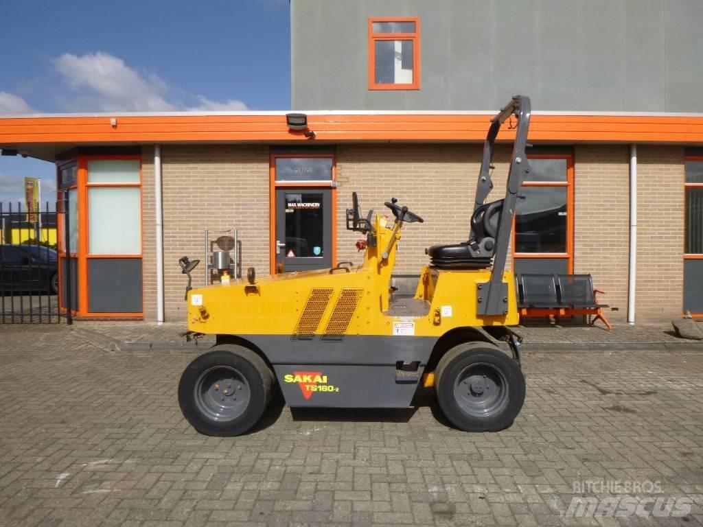 Sakai TS160-2 Pneumatikové válce