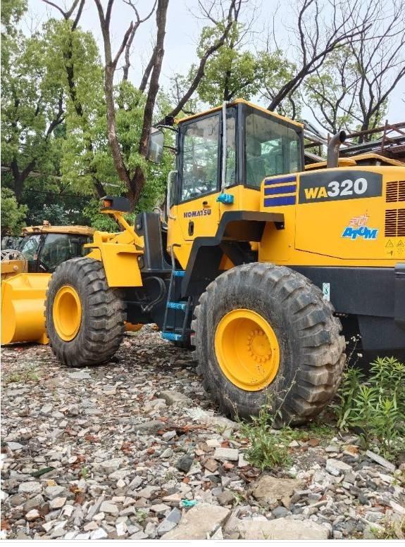 Komatsu WA 320-5 Kolové nakladače