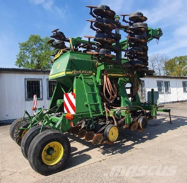 John Deere 750 A Další
