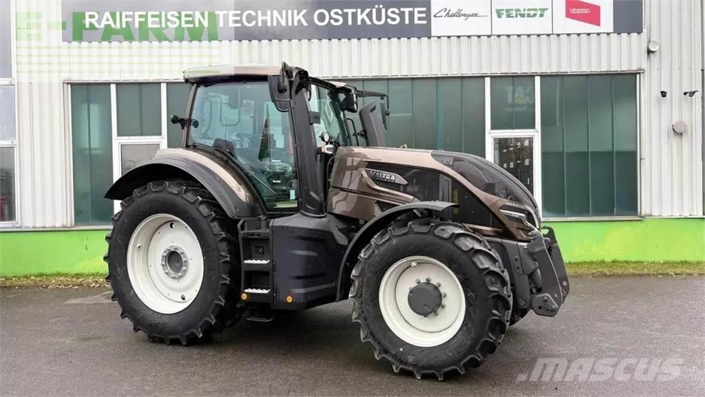Valtra q 285 Traktory