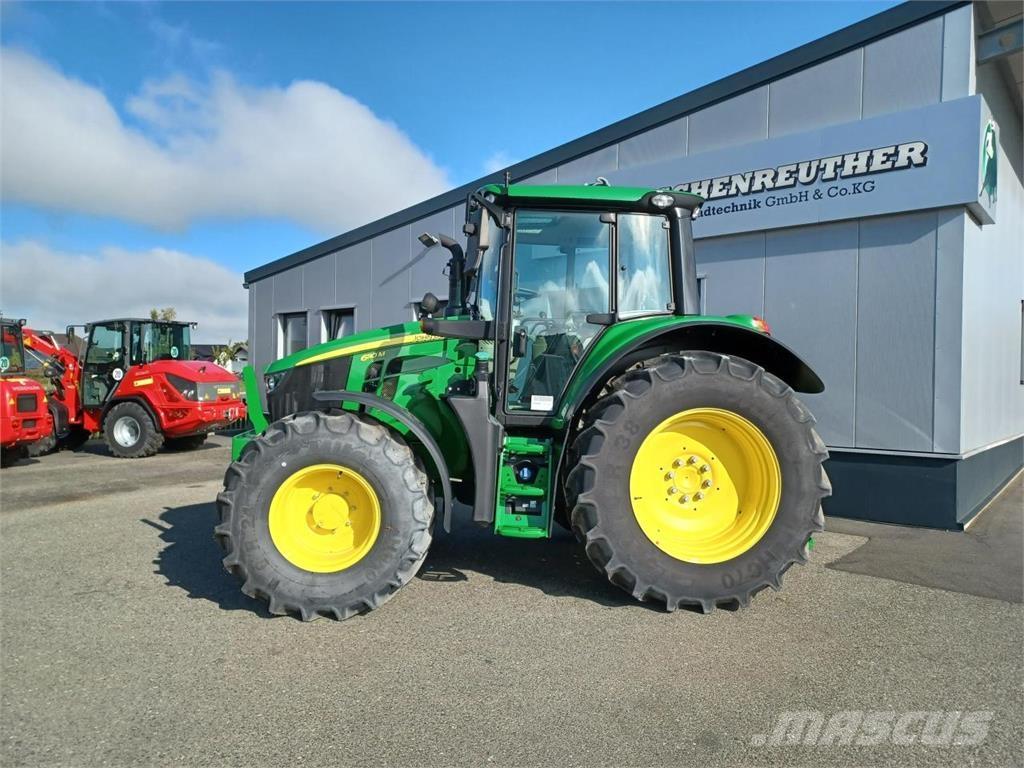 John Deere 6110M Traktory