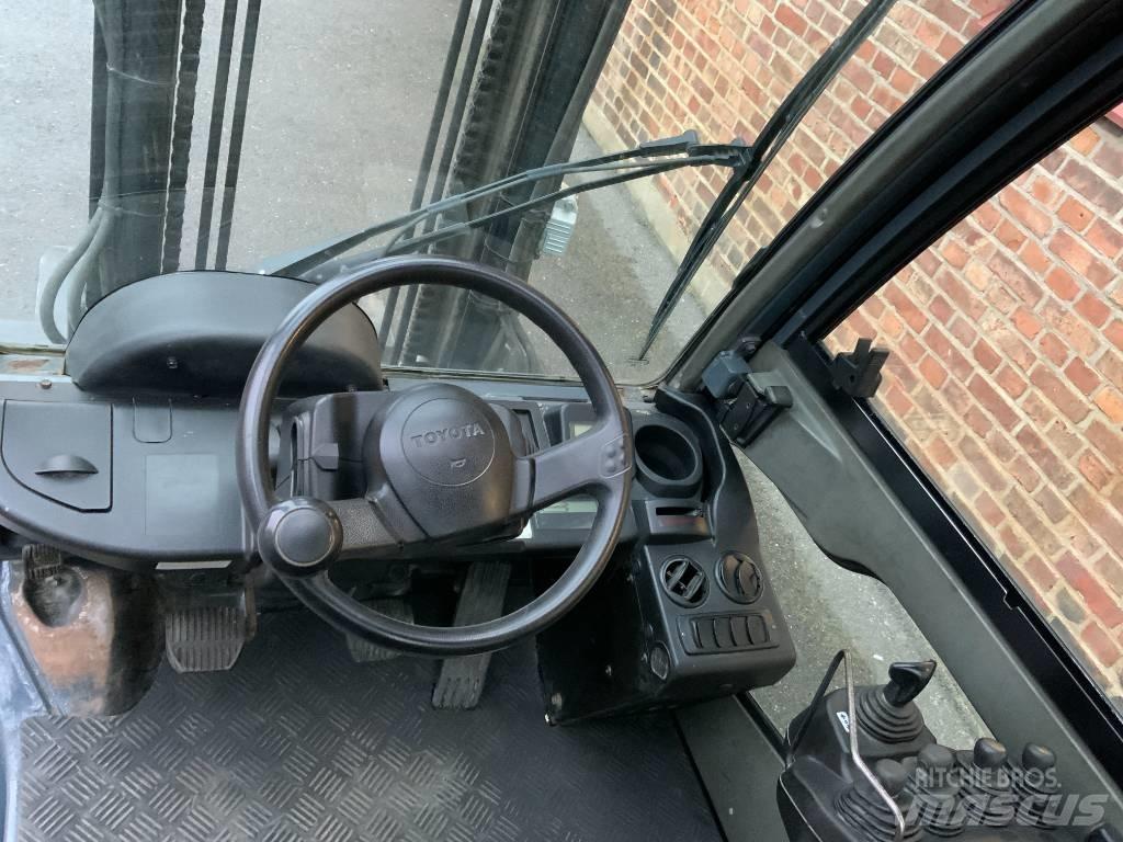 Toyota 02-8 FD F 30 Dieselové vozíky