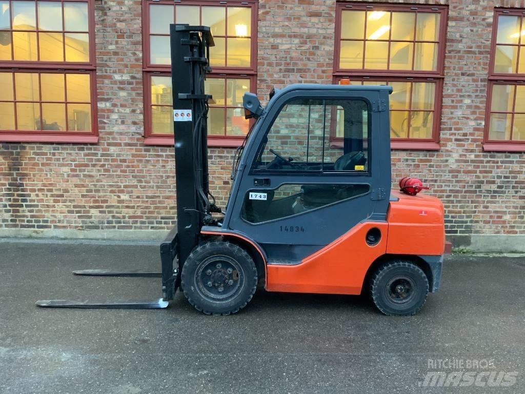 Toyota 02-8 FD F 30 Dieselové vozíky