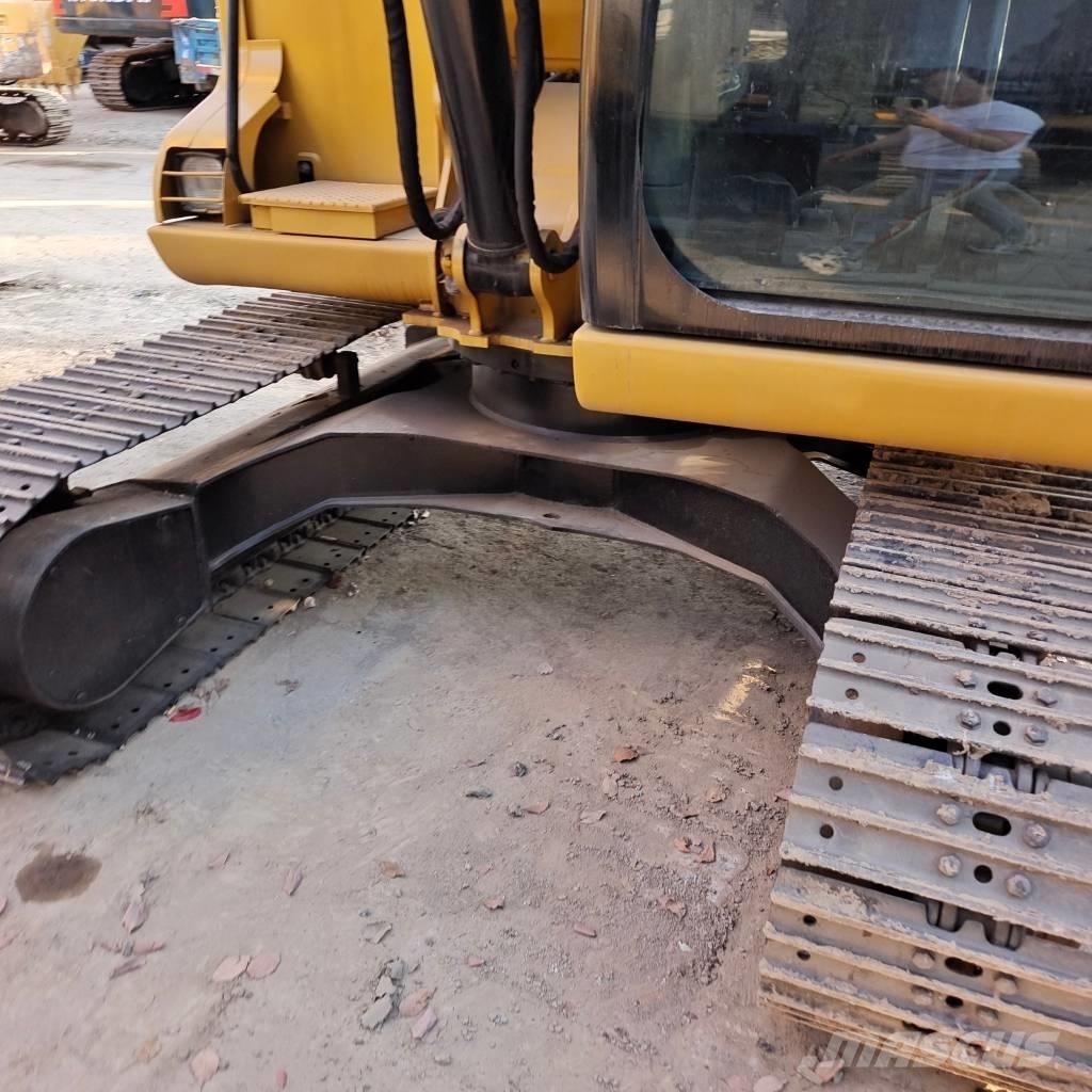 CAT 307 D Midi rýpadla 7t - 12t