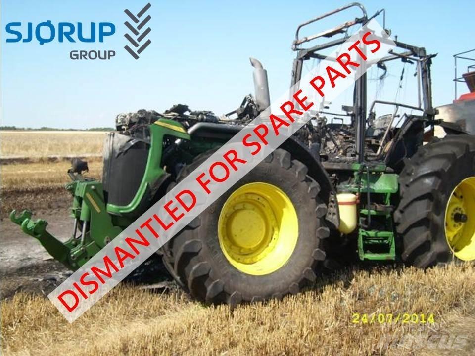 John Deere 8220 Traktory