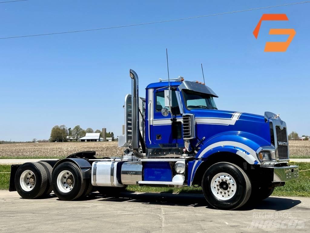 Mack Titan TD 713 Další