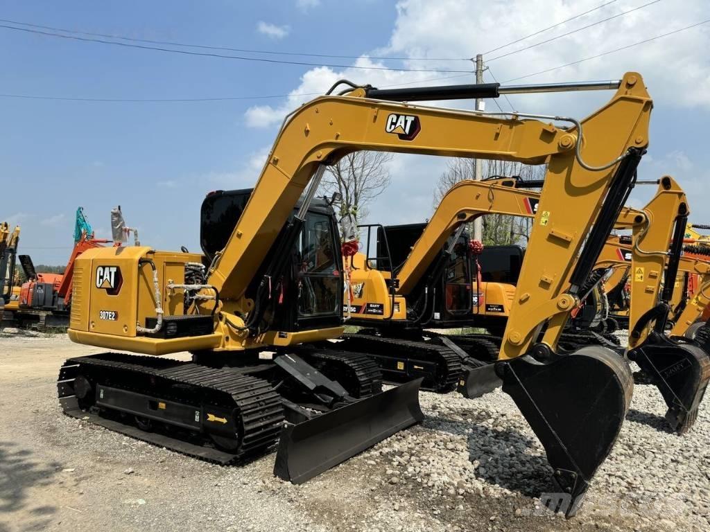 CAT 307 E2 Midi rýpadla 7t - 12t