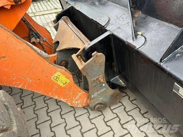 Hitachi ZW 150 Kolové nakladače
