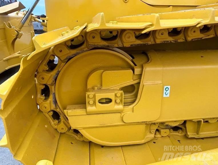 Komatsu D 65PX-18 Pásové dozery