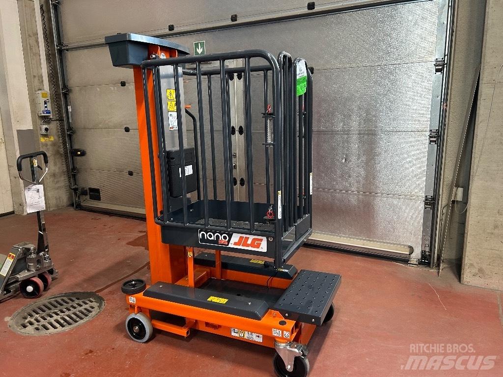 JLG Nano 35 Vertikální sloupové výtahy