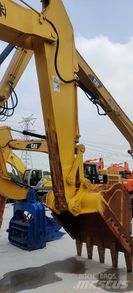 Komatsu PC 450 LC-7 Pásová rýpadla
