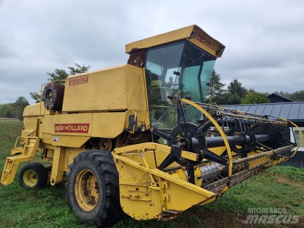 New Holland 8050 Sklízecí mlátičky