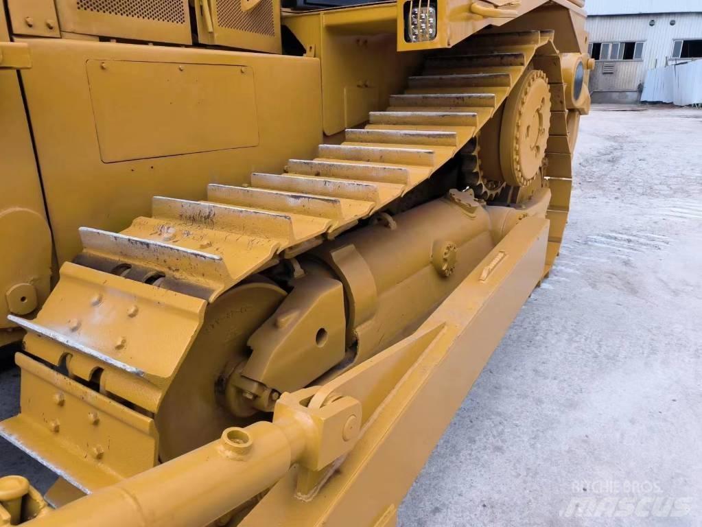 CAT D 8 R Pásové dozery