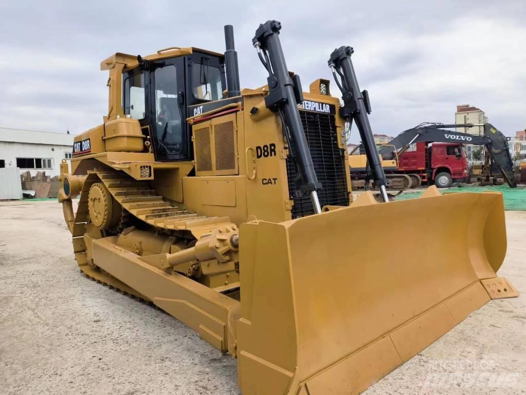 CAT D 8 R Pásové dozery