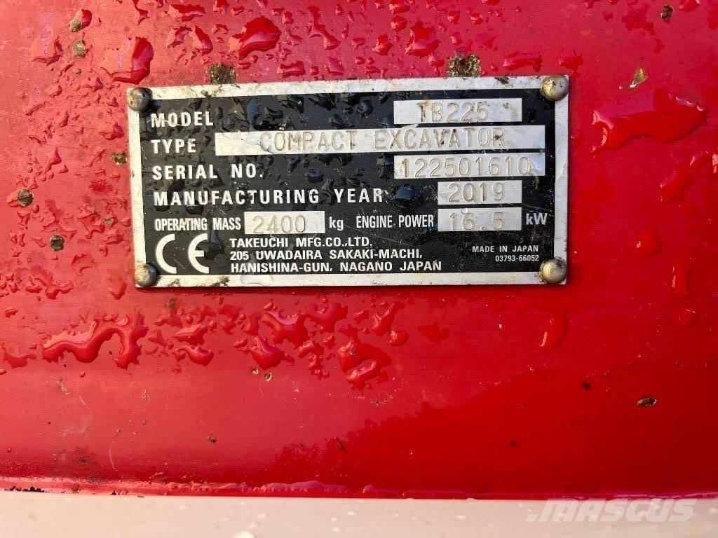 Takeuchi TB 225 Mini rýpadla < 7t