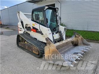 Bobcat T870 Smykem řízené nakladače