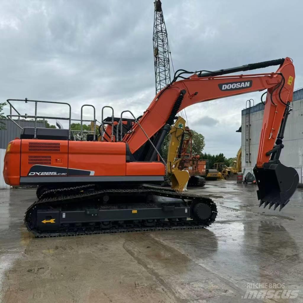 Doosan DX 225 LCA Pásová rýpadla