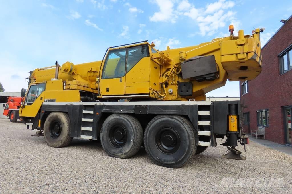 Liebherr LTM 1055-1 Univerzální terénní jeřáby