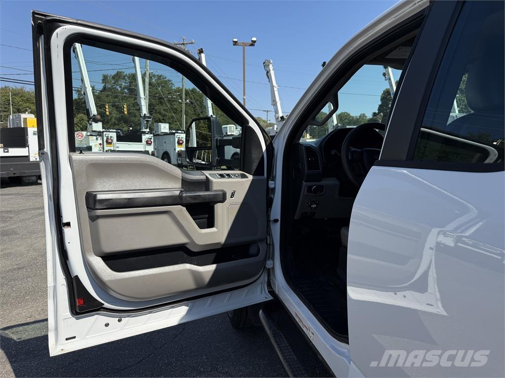 Ford F550 Komunální / Multi-užitková vozidla