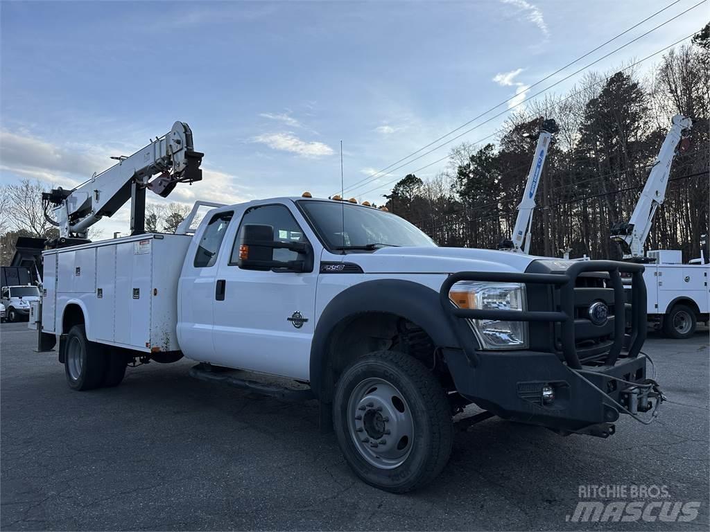 Ford F550 Komunální / Multi-užitková vozidla