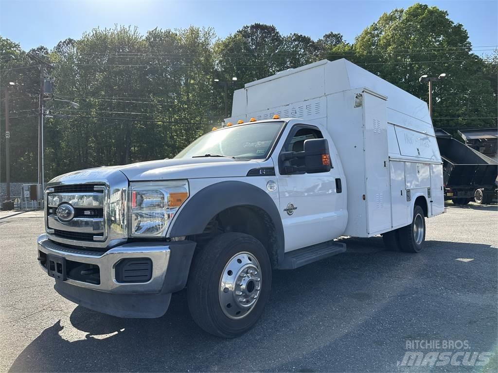 Ford F550 Komunální / Multi-užitková vozidla