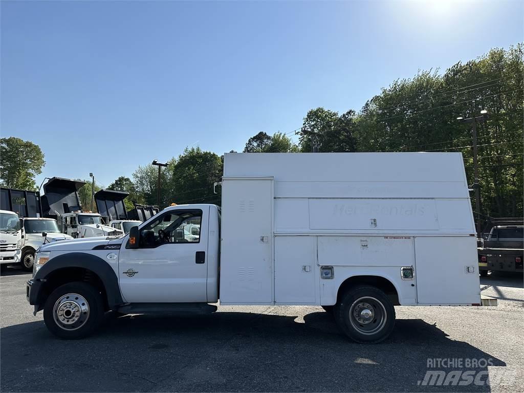Ford F550 Komunální / Multi-užitková vozidla