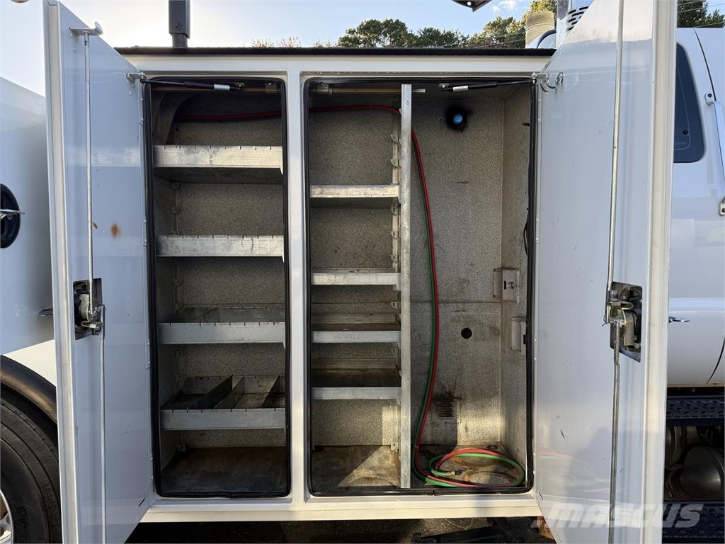 Ford F750 Komunální / Multi-užitková vozidla