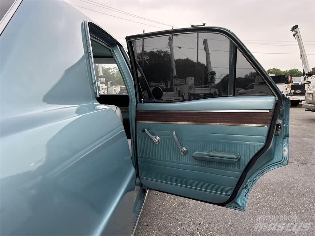 Ford FAIRLANE Další
