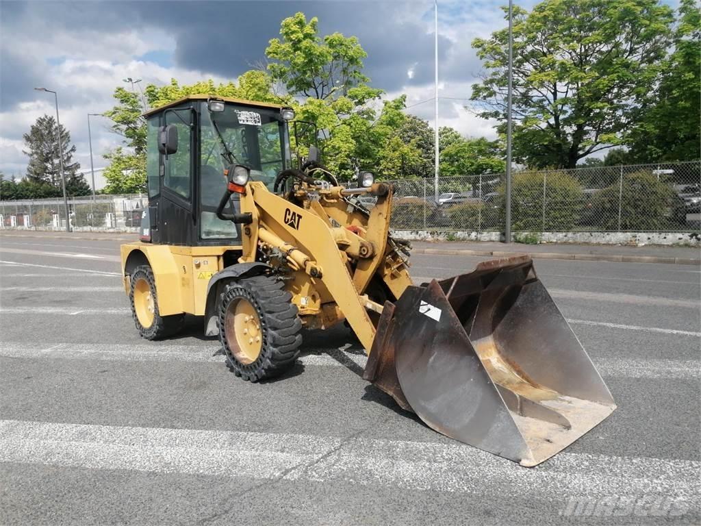 CAT 904B Další nakladače, rypadla a příslušenství