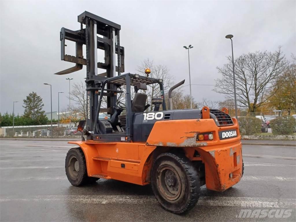 Doosan D1808-S Další