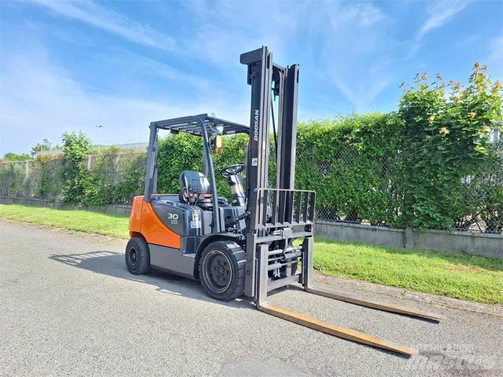 Doosan D30S 5 Další