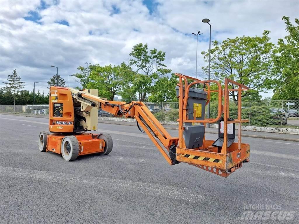 JLG E300AJP Další zvedače a plošiny
