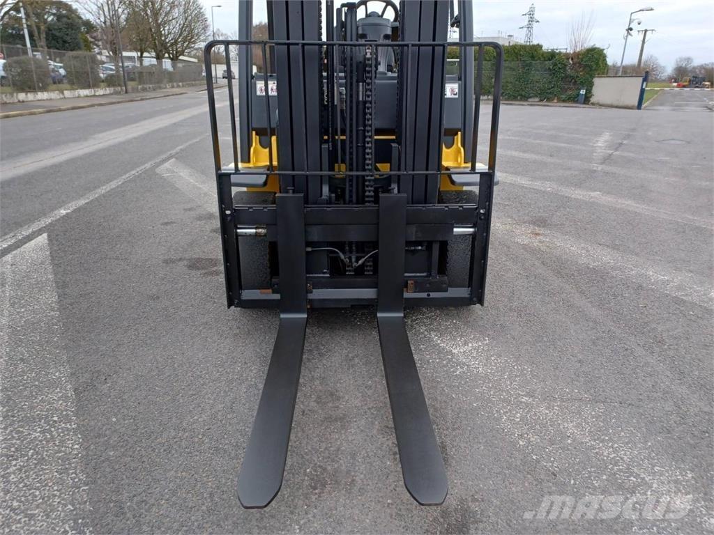 Yale GLP40 VX Další