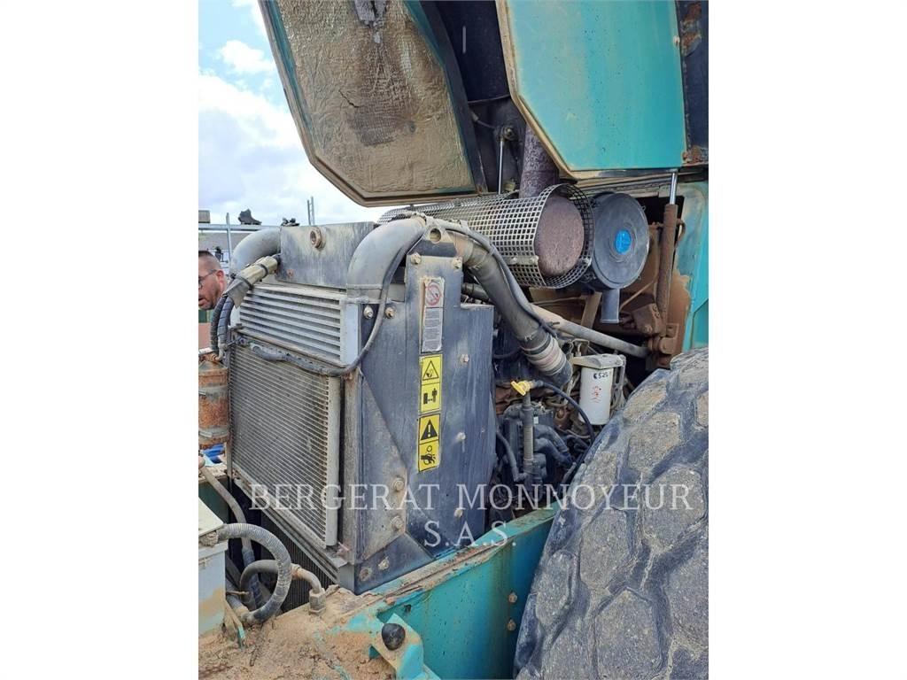 Ammann ASC130D Půdní kompaktory