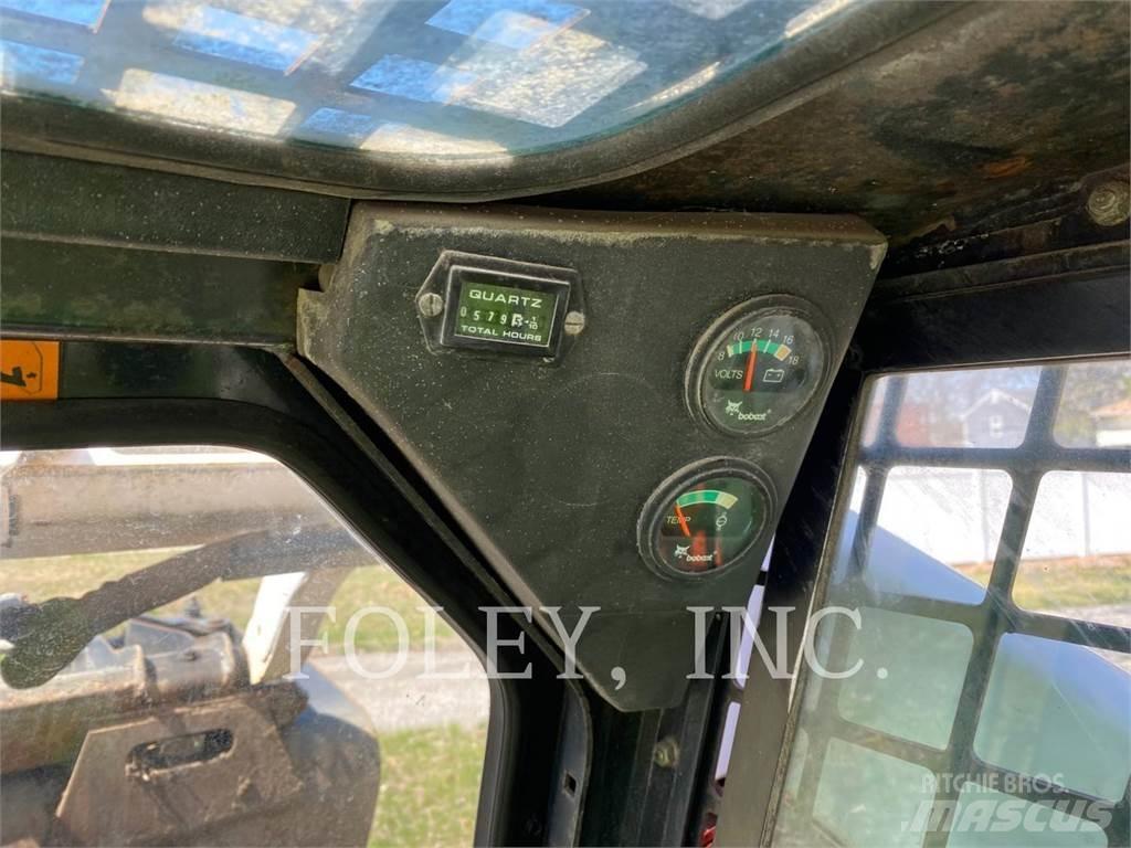 Bobcat 463 Smykem řízené nakladače