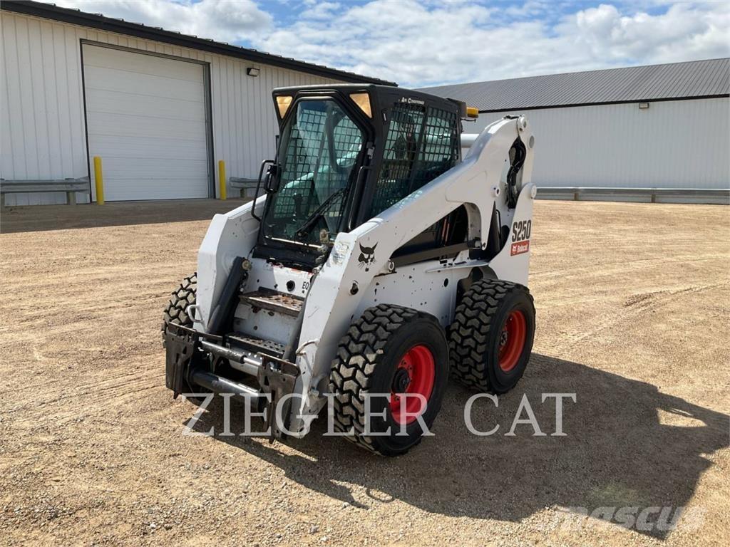 Bobcat S250 Smykem řízené nakladače