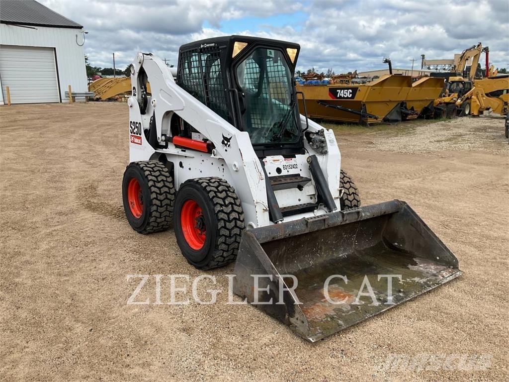 Bobcat S250 Smykem řízené nakladače