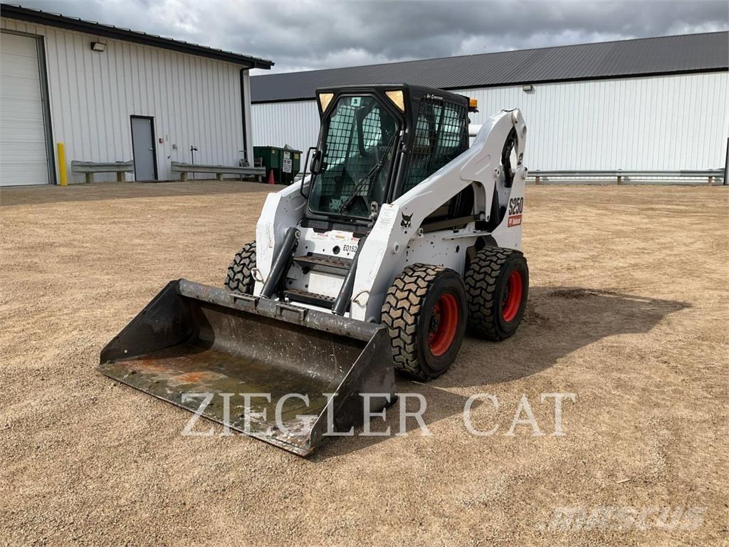 Bobcat S250 Smykem řízené nakladače