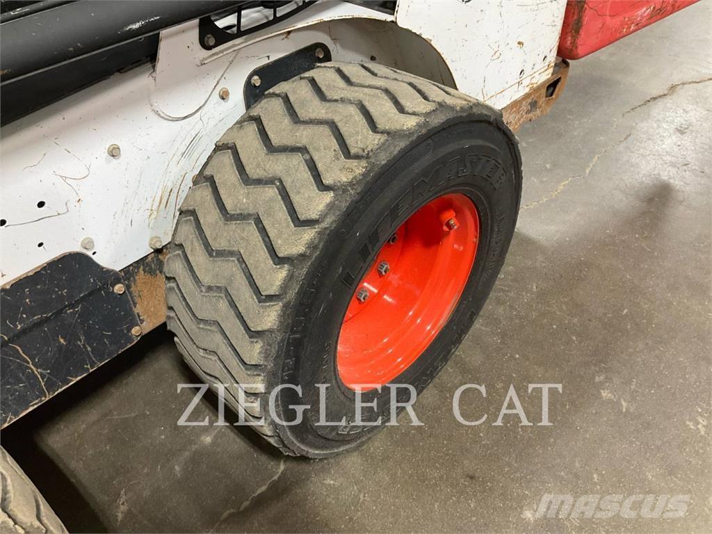 Bobcat S550_US Smykem řízené nakladače