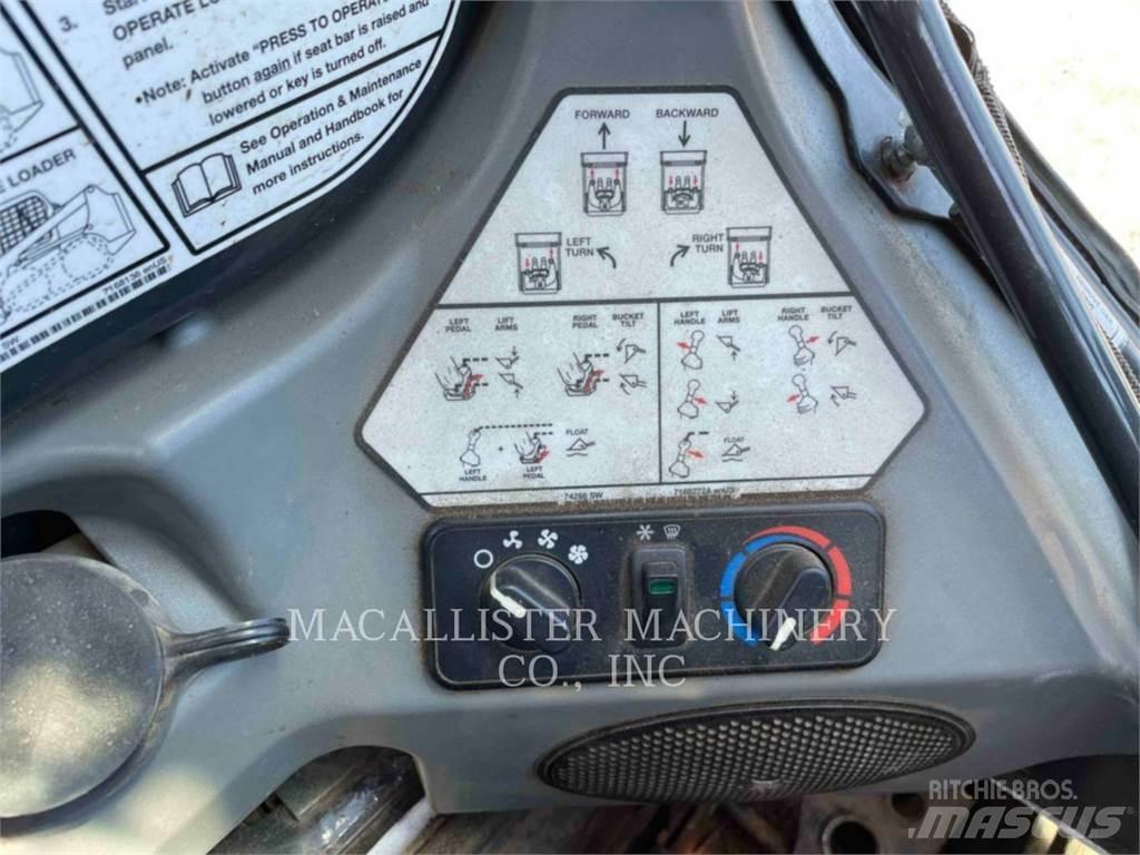 Bobcat S590 Smykem řízené nakladače