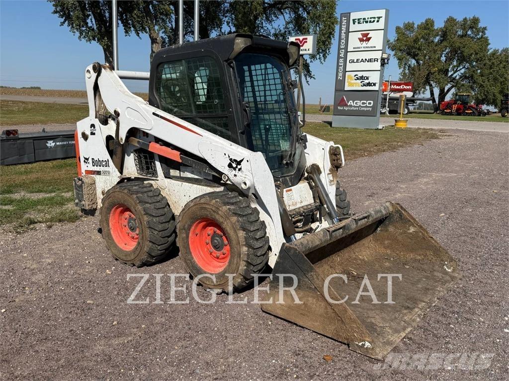 Bobcat S590 Smykem řízené nakladače